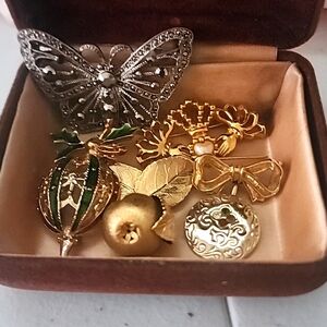 Set of 6 Vintage Pins